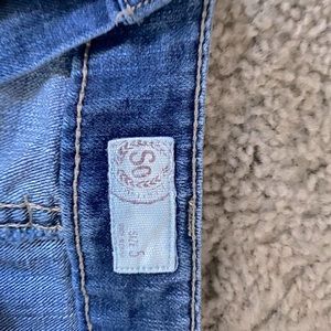 White wash short Jean shorts